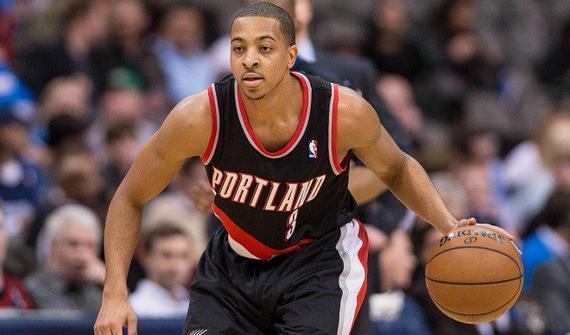 背后折射出 背后折射出