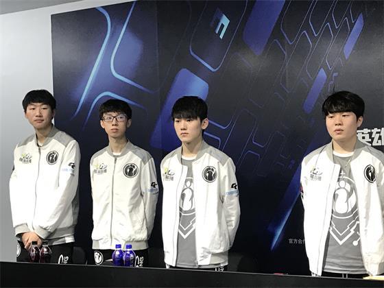 力量与笑容 力量与笑容